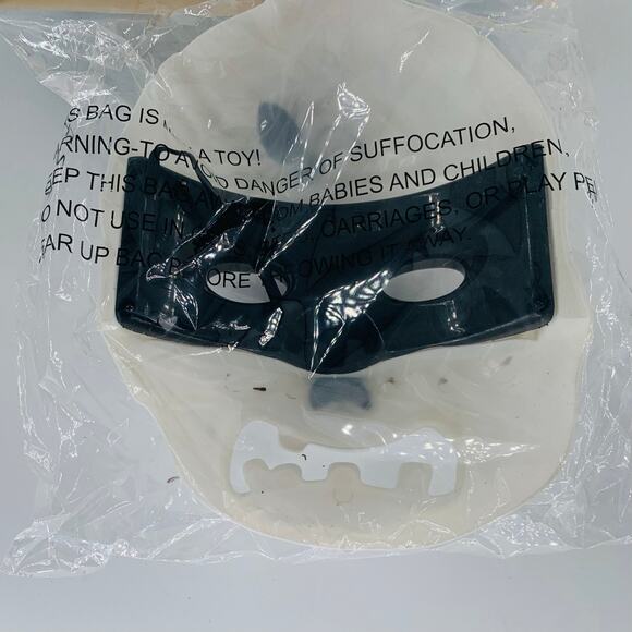 Light Up Kids Face Mask Children Halloween White Black Skull Front Battery - Picture 6 of 7